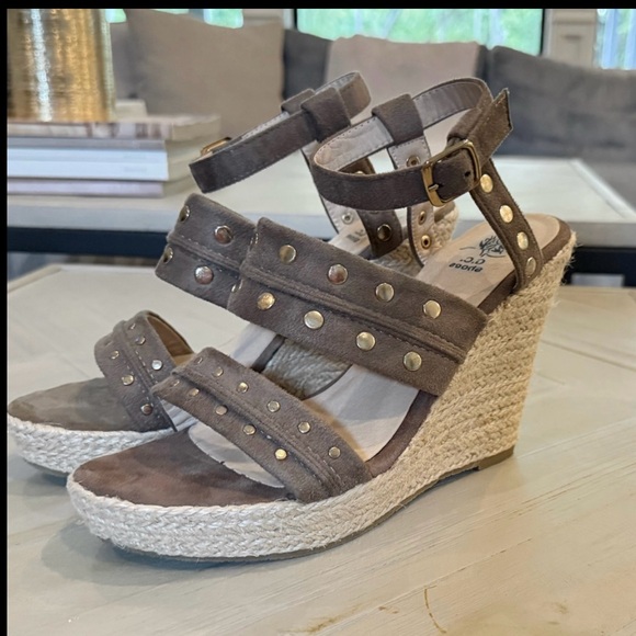 Boutique, Chic, Boho Women's Brown/Tan Wedge Sandals Size 9. - Picture 2 of 14